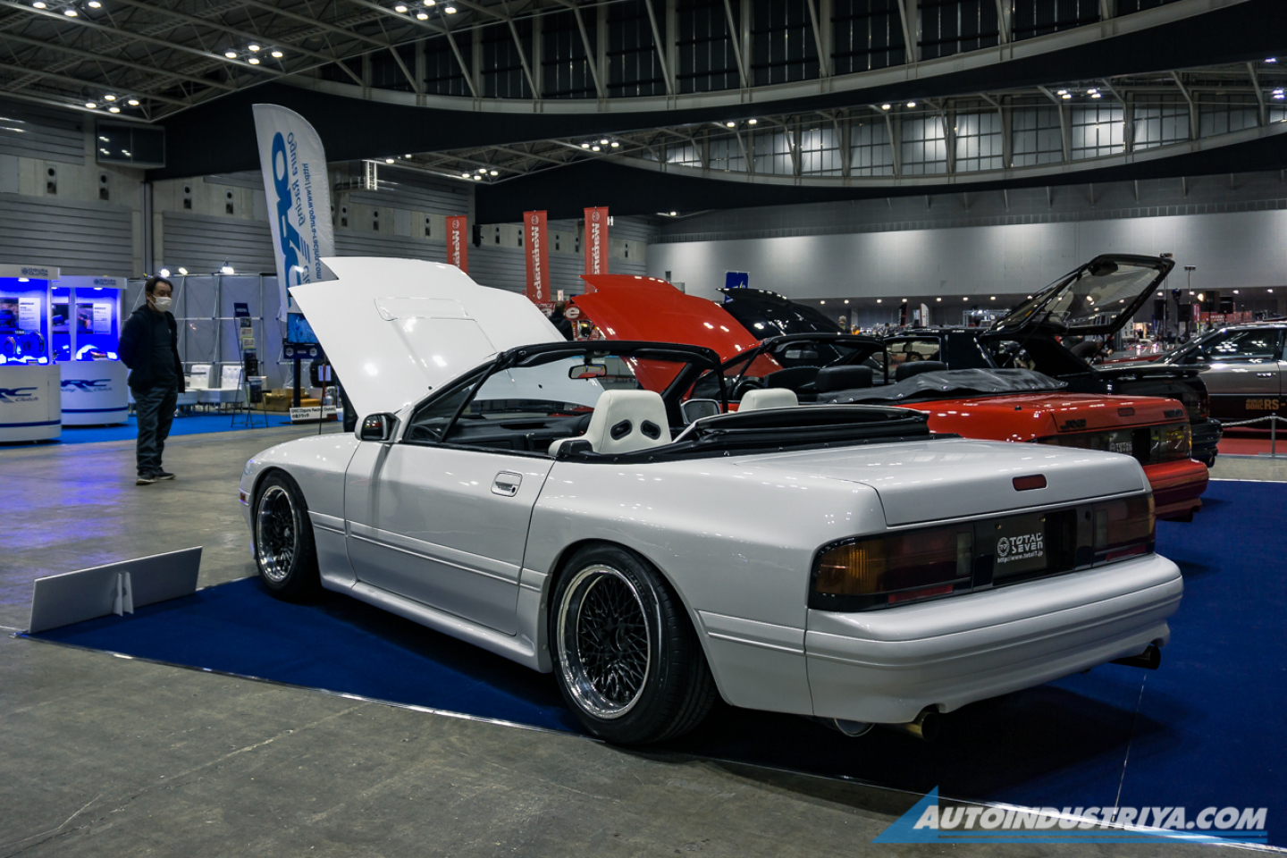 Classics stop time in Yokohama Nostalgic 2 Days