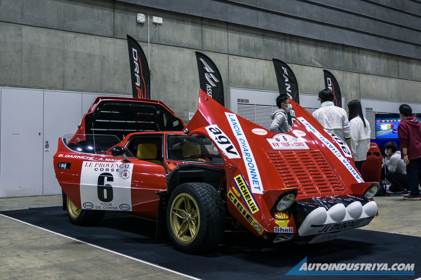 Classics stop time in Yokohama Nostalgic 2 Days