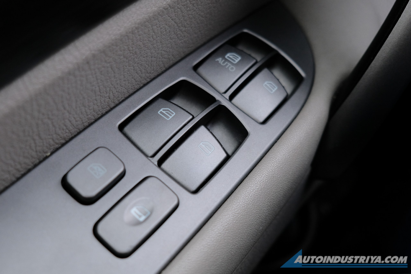 2019 Ssangyong Rodius 2.0L 9-seater