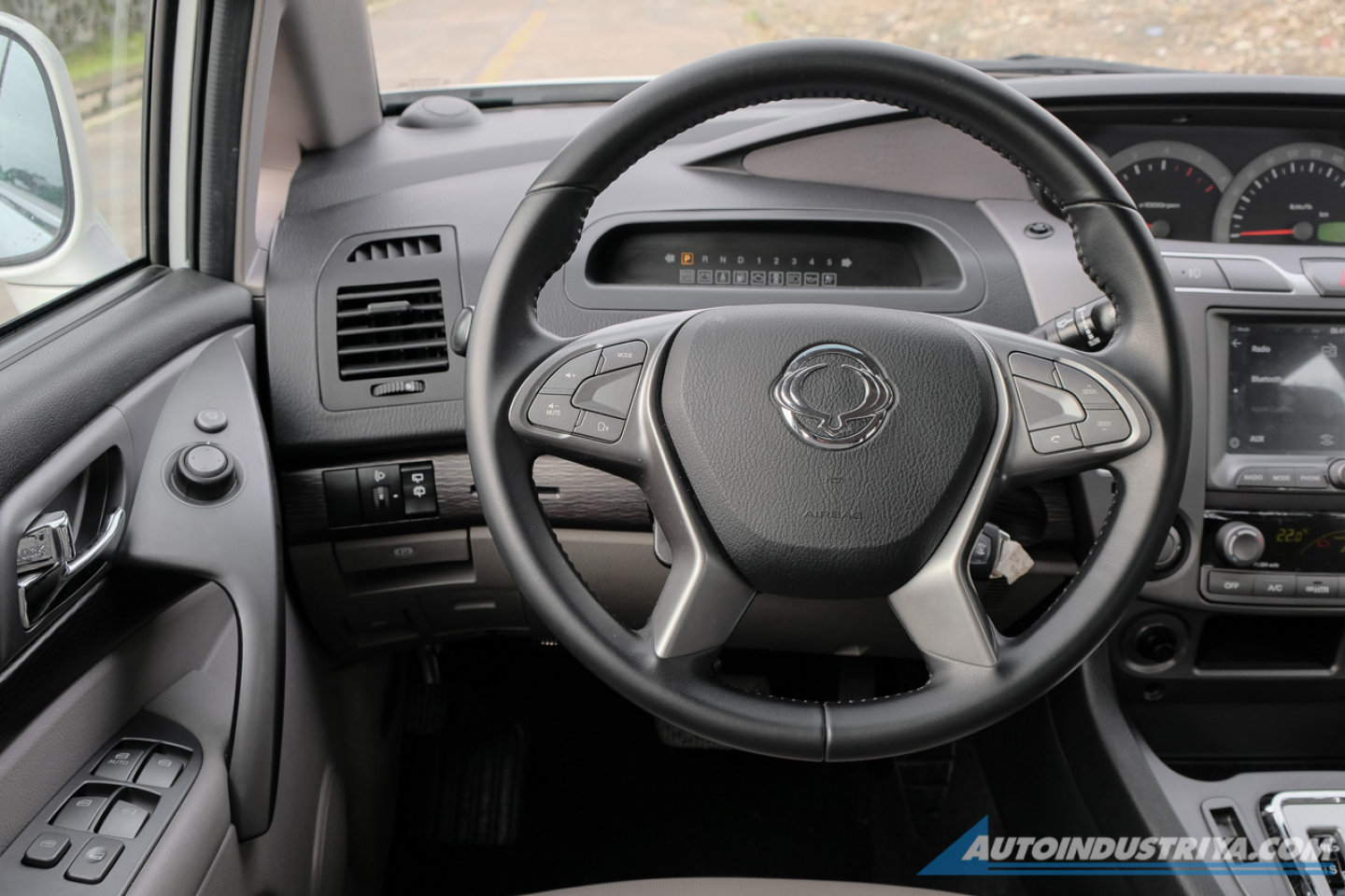 2019 Ssangyong Rodius 2.0L 9-seater