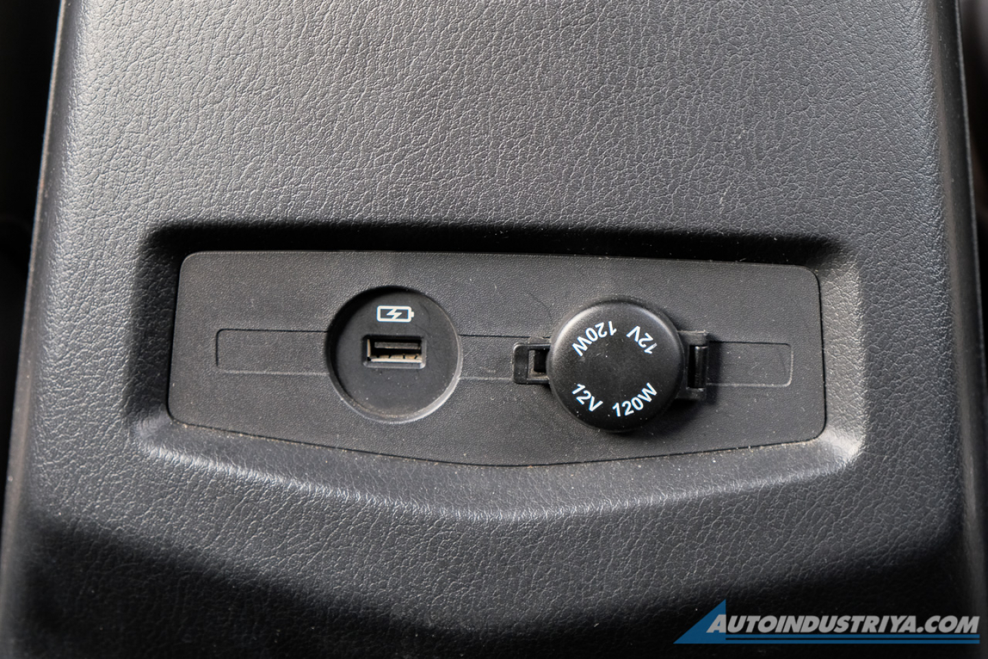 2019 Ssangyong Rodius 2.0L 9-seater