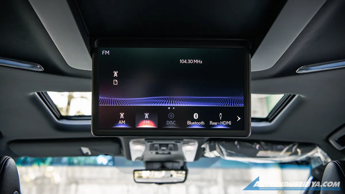2021 Lexus LM 350 7-Seater