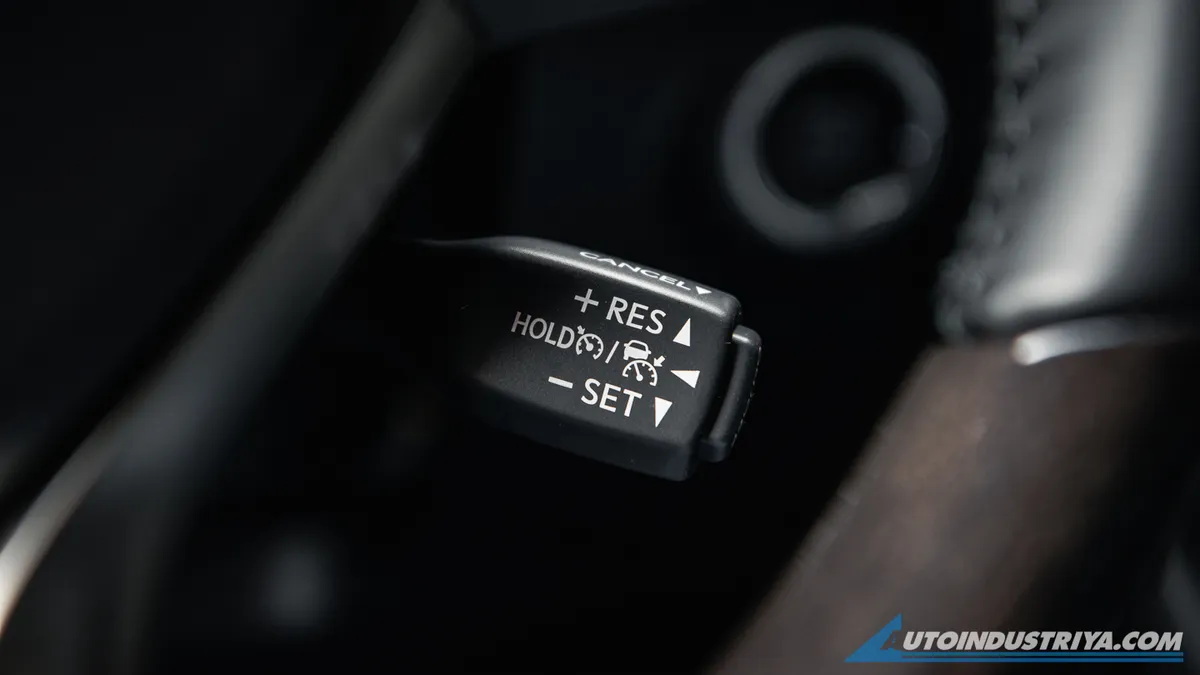 2021 Lexus LM 350 7-Seater