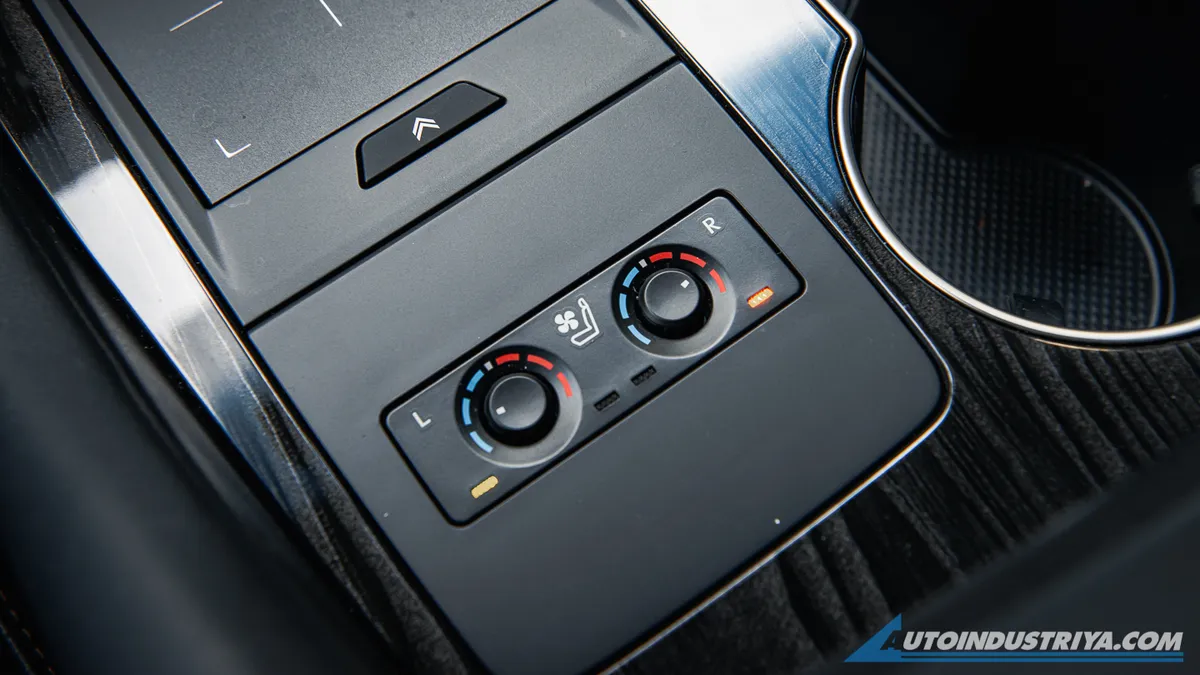 2021 Lexus LM 350 7-Seater