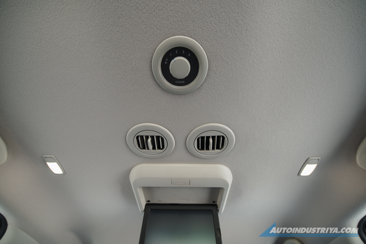 2021 Nissan Terra VL 4x4 Black Edition