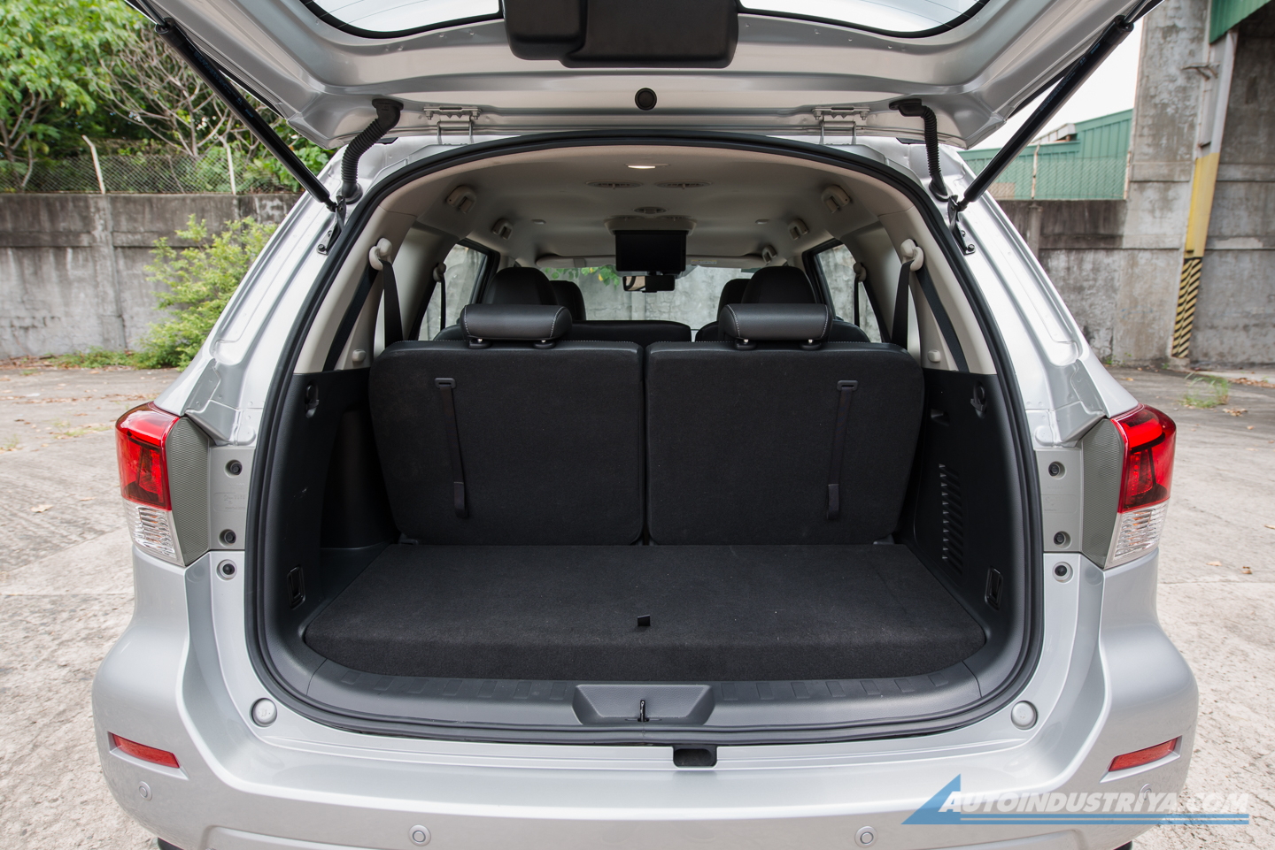 2021 Nissan Terra VL 4x4 Black Edition