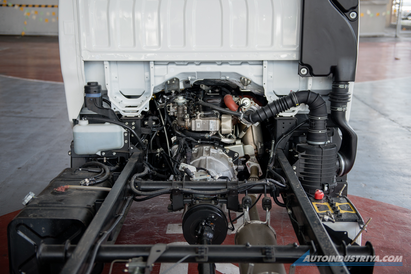 LCV Review: Isuzu Traviz L Utility Van 2.5L