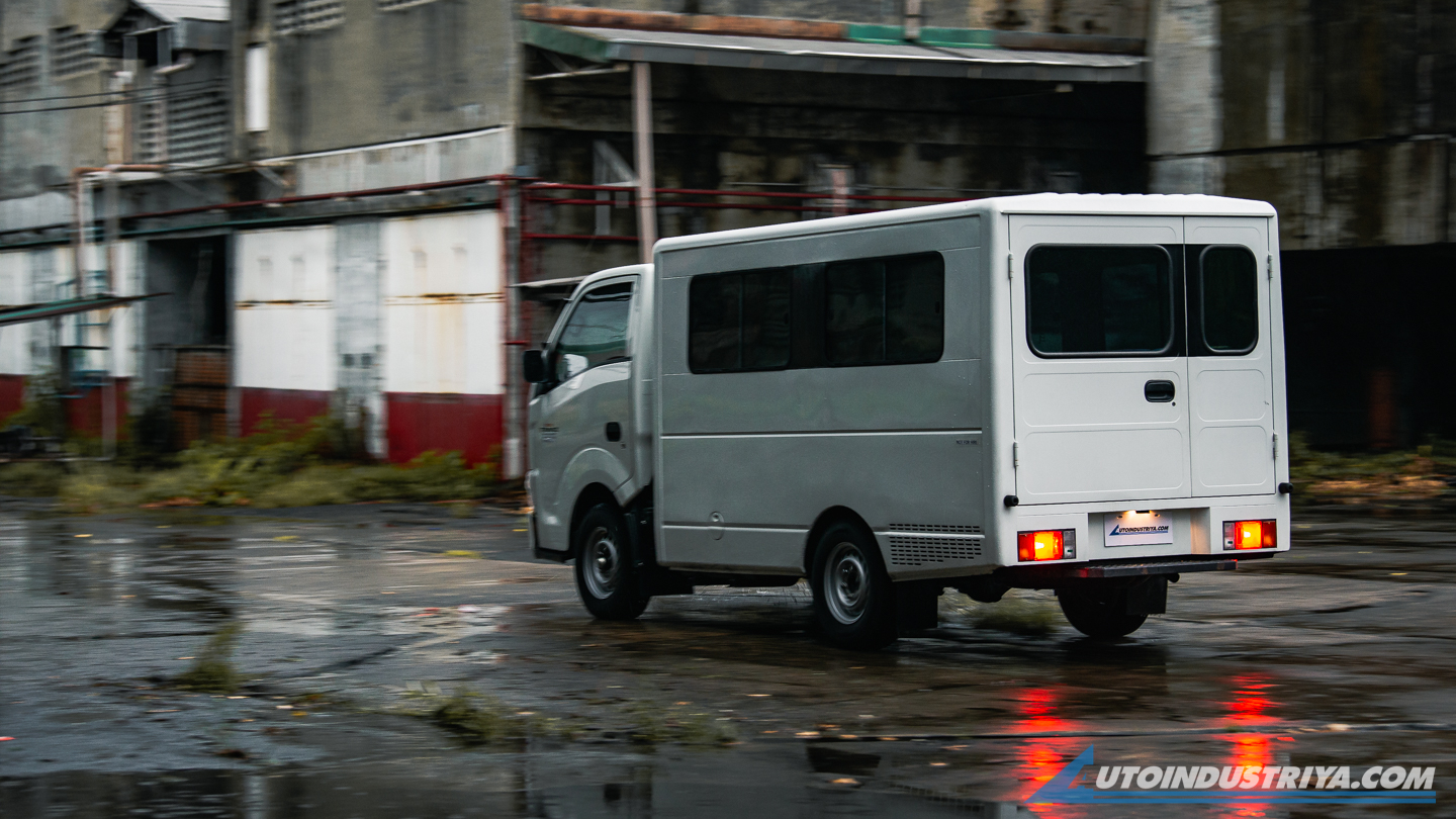 LCV Review: Isuzu Traviz L Utility Van 2.5L
