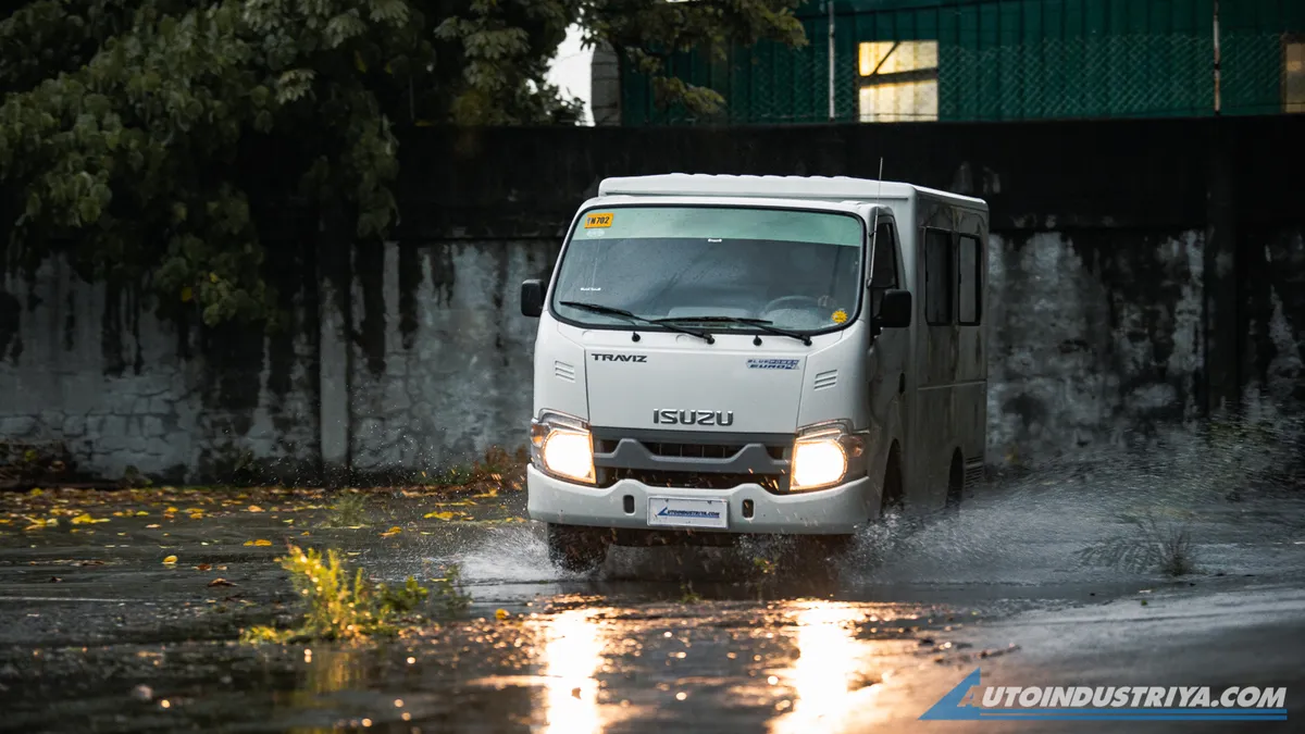 LCV Review: Isuzu Traviz L Utility Van 2.5L
