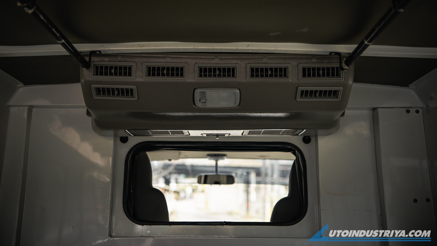 LCV Review: Isuzu Traviz L Utility Van 2.5L