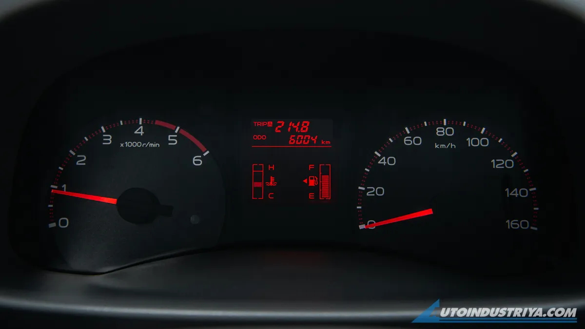 LCV Review: Isuzu Traviz L Utility Van 2.5L