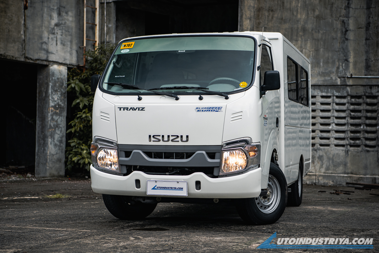 LCV Review: Isuzu Traviz L Utility Van 2.5L
