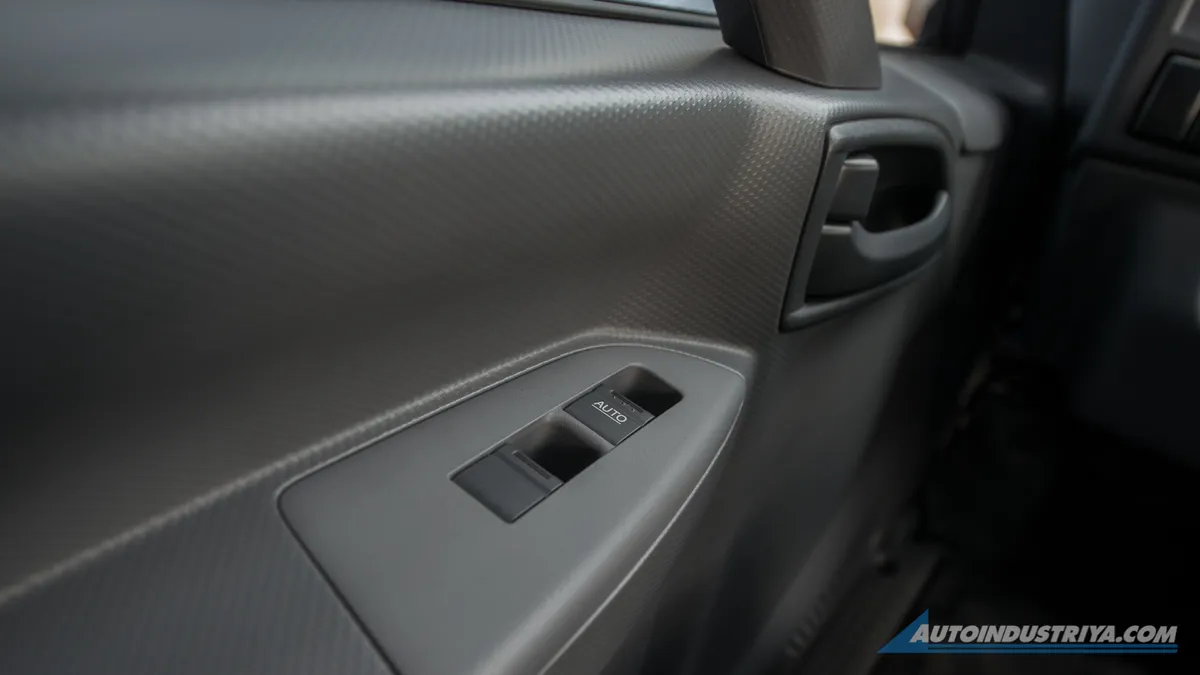 2021 Isuzu N-Series Smoother