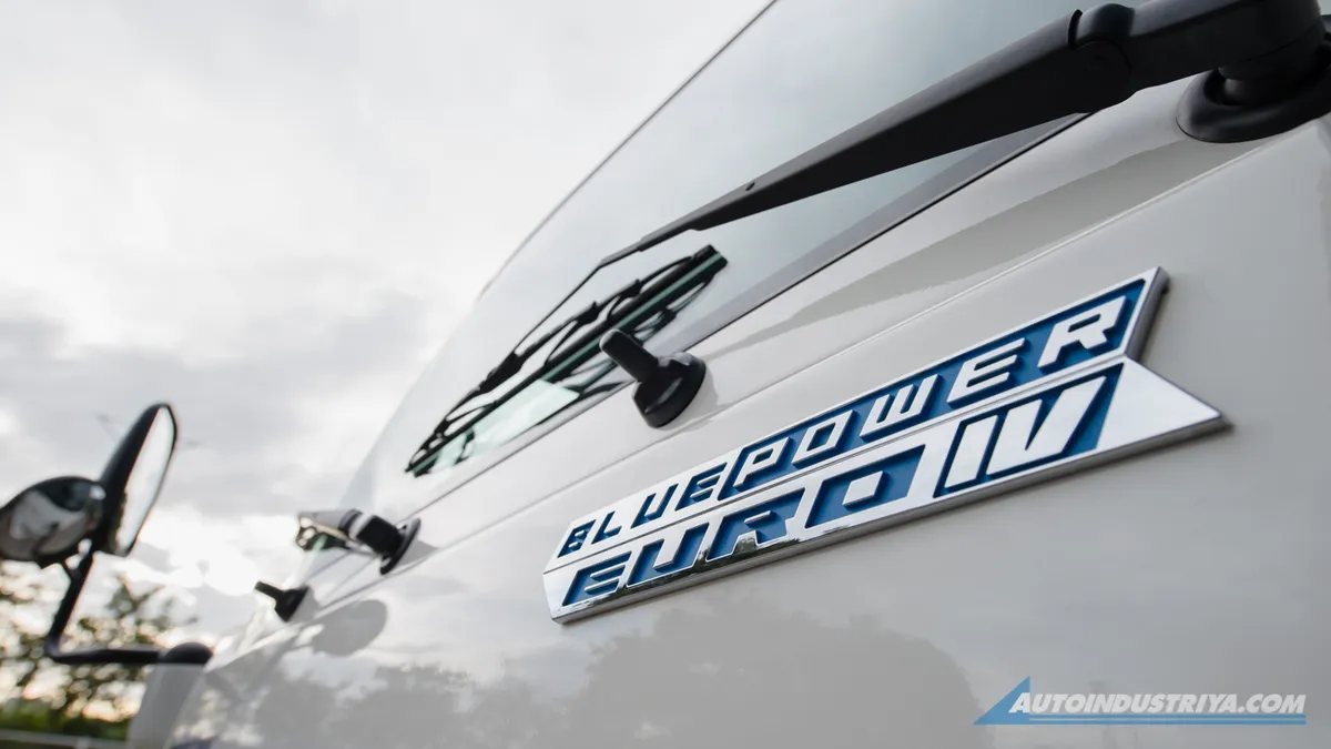 2021 Isuzu N-Series Smoother