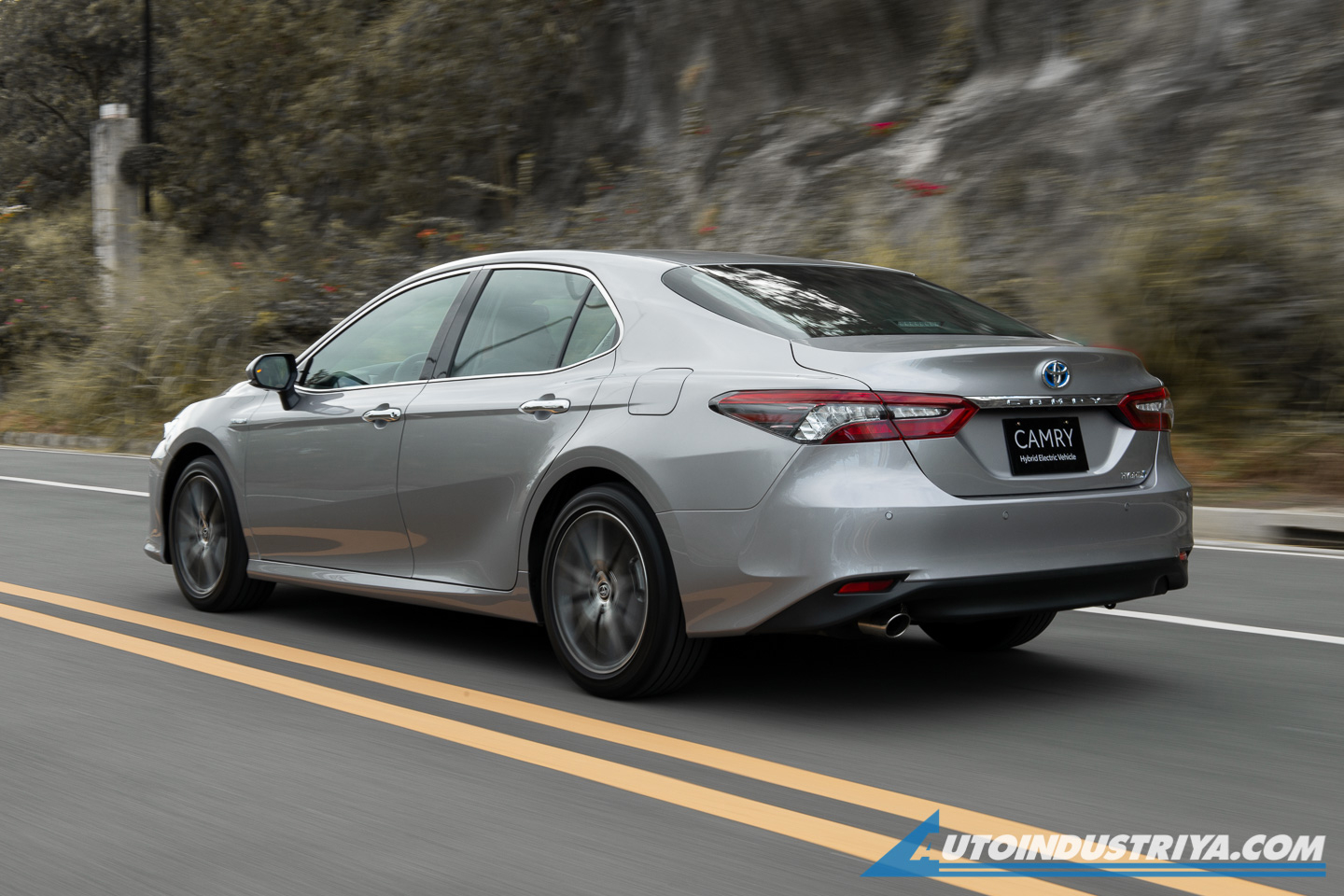 2022 Toyota Camry Hybrid