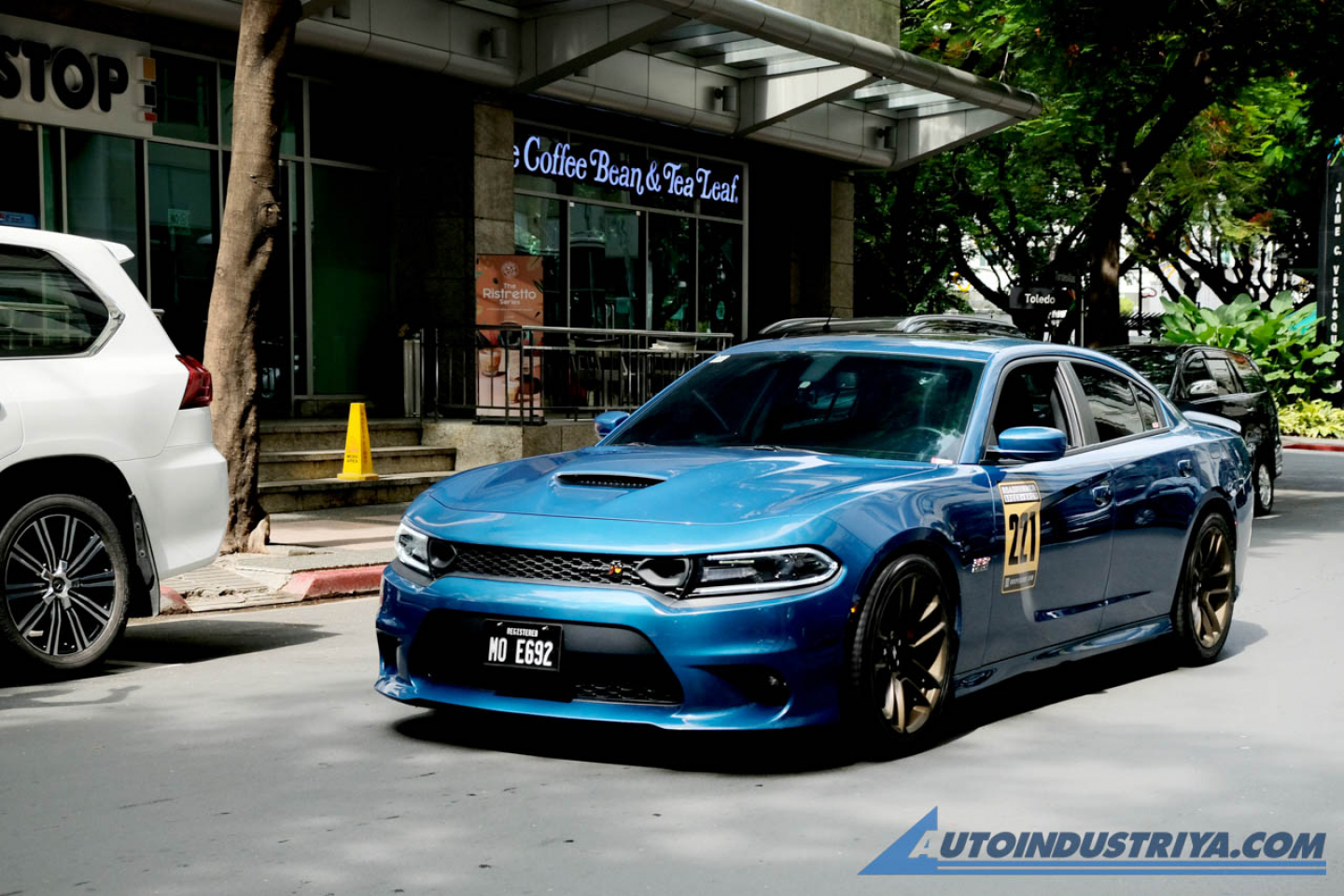 Sunday Drive: Cafe hopping and car-spotting in Makati