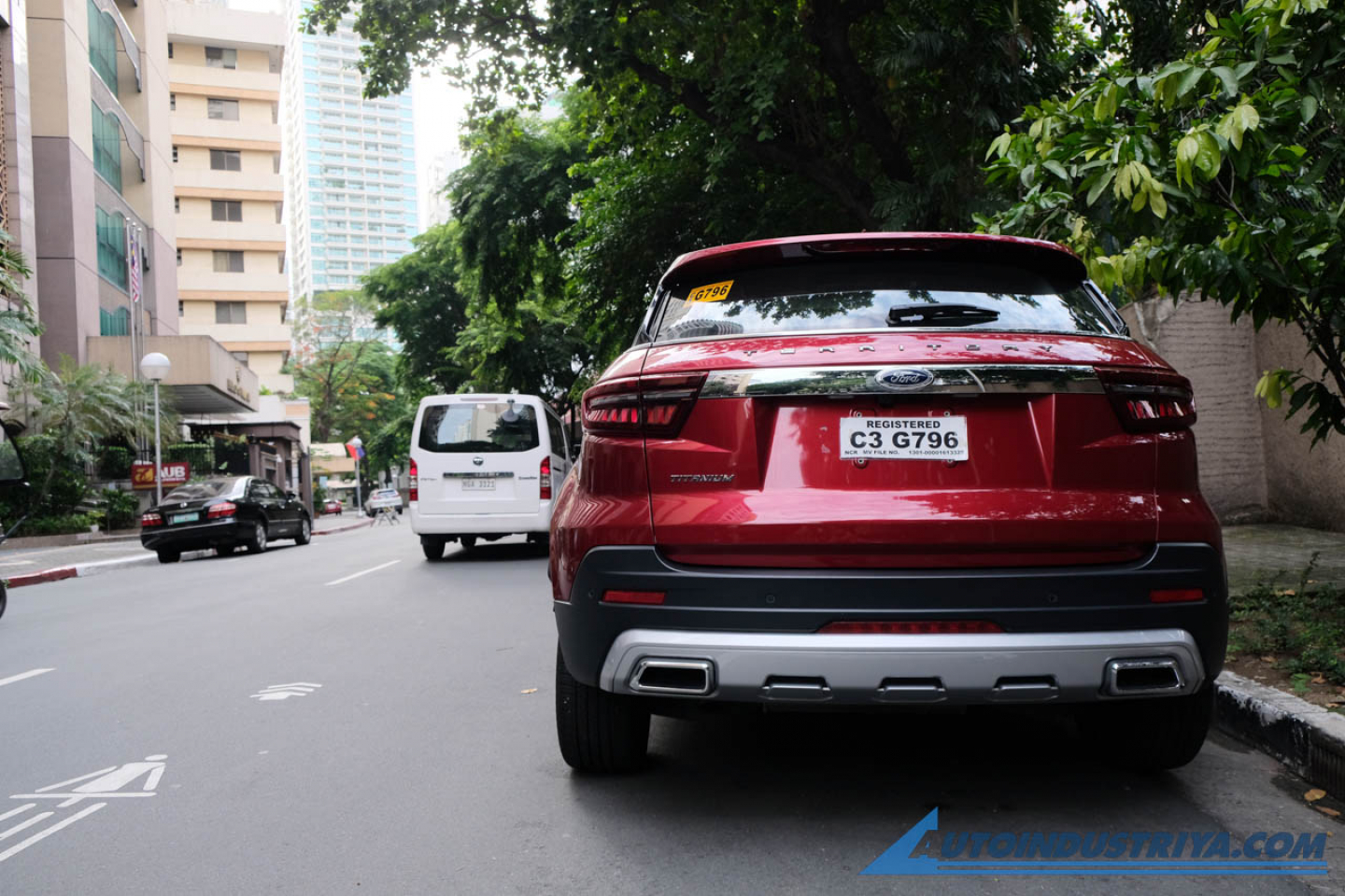 Sunday Drive: Cafe hopping and car-spotting in Makati