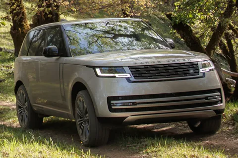 Make Model Range Rover JLR to build flagship Range Rover models in India | AutoIndustriya