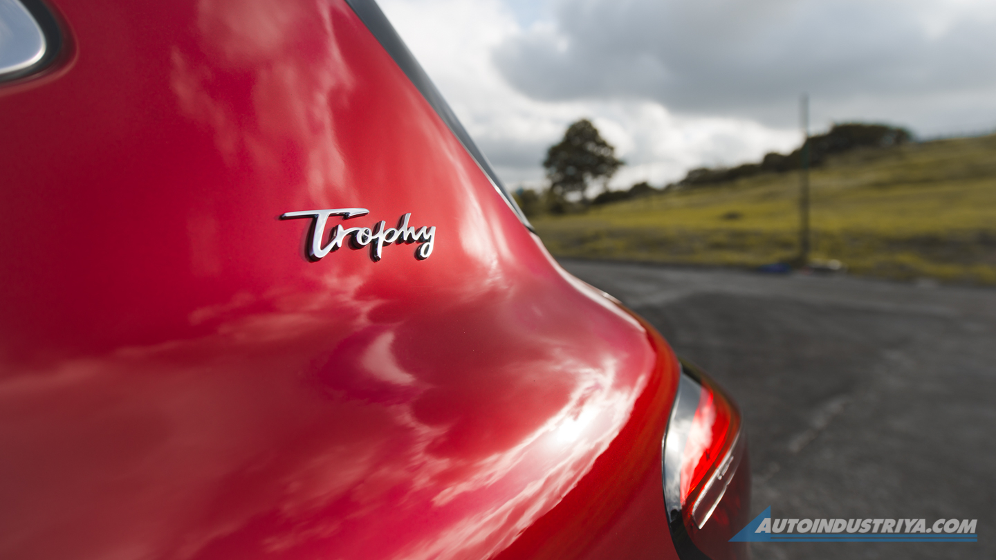 Embargo: MG HS Review