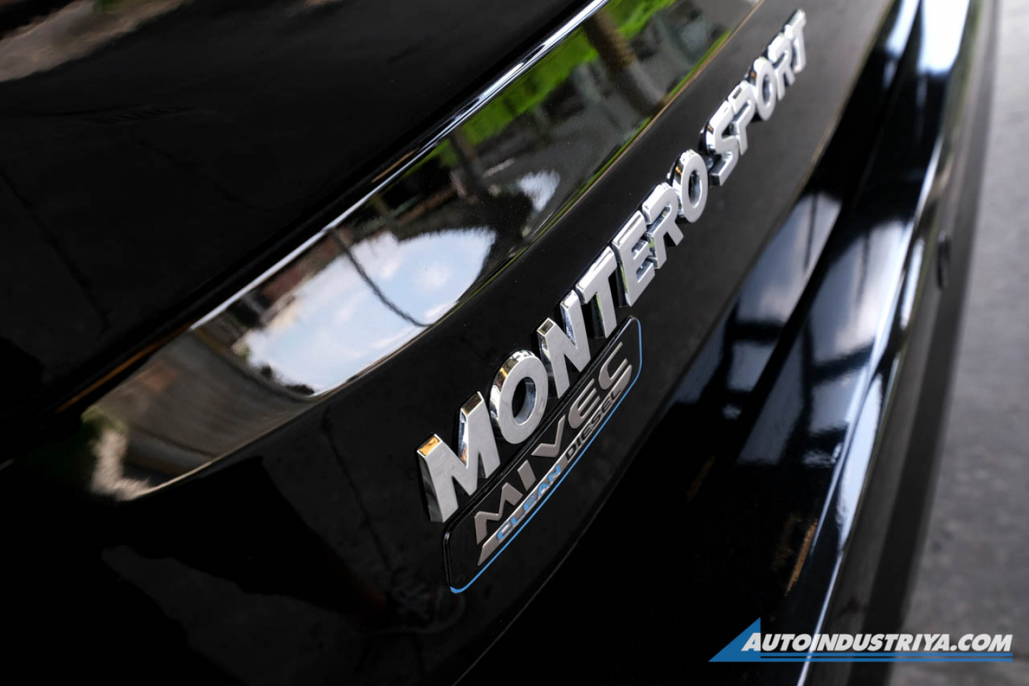 2022 Mitsubishi Montero Sport Black Series 2.4L 2WD