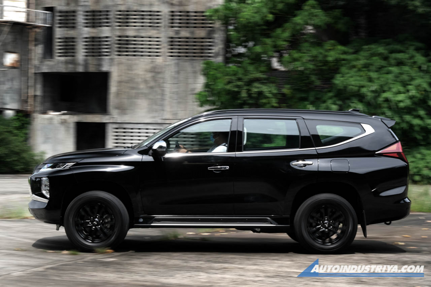 2022 Mitsubishi Montero Sport Black Series 2.4L 2WD