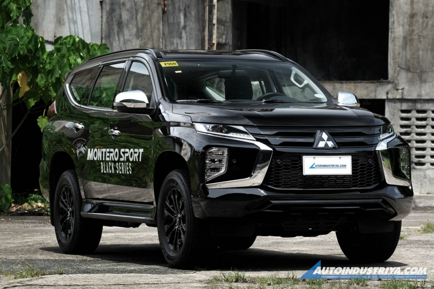 2022 Mitsubishi Montero Sport Black Series 2.4L 2WD