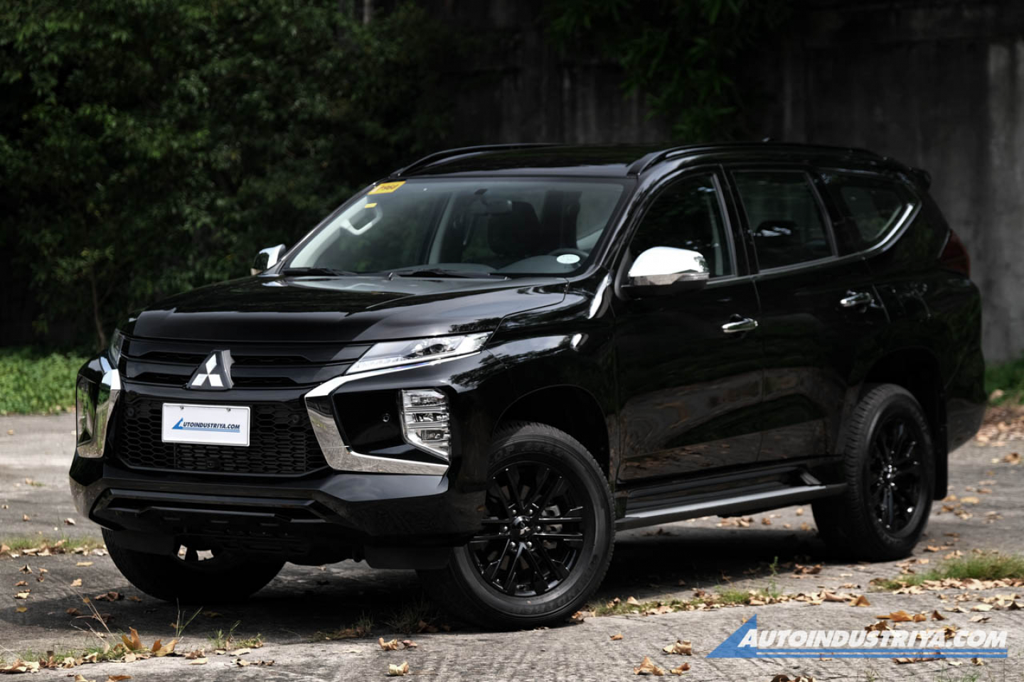 2022 Mitsubishi Montero Sport Black Series 2.4L 2WD