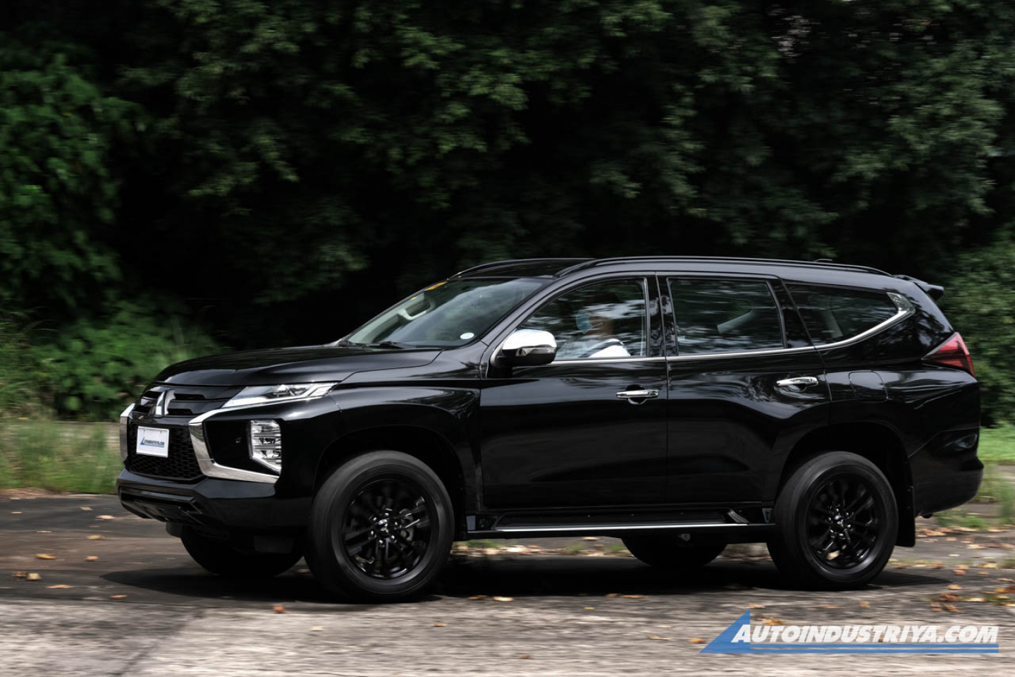 2022 Mitsubishi Montero Sport Black Series 2.4L 2WD