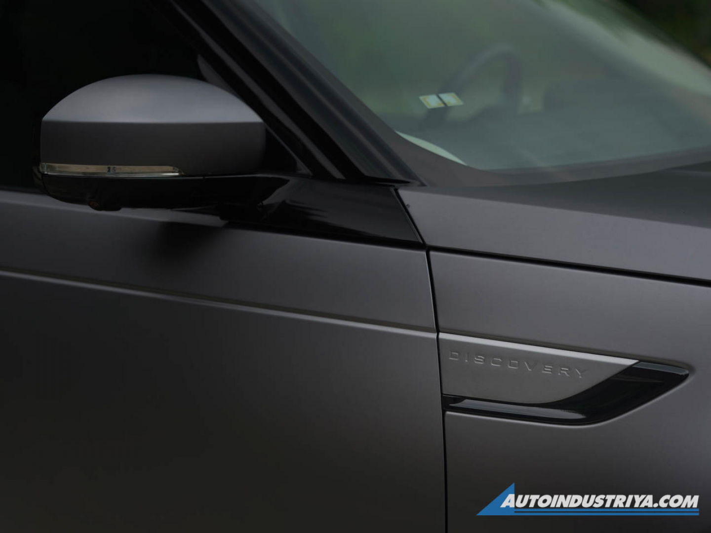 2023 Land Rover Discovery S D250