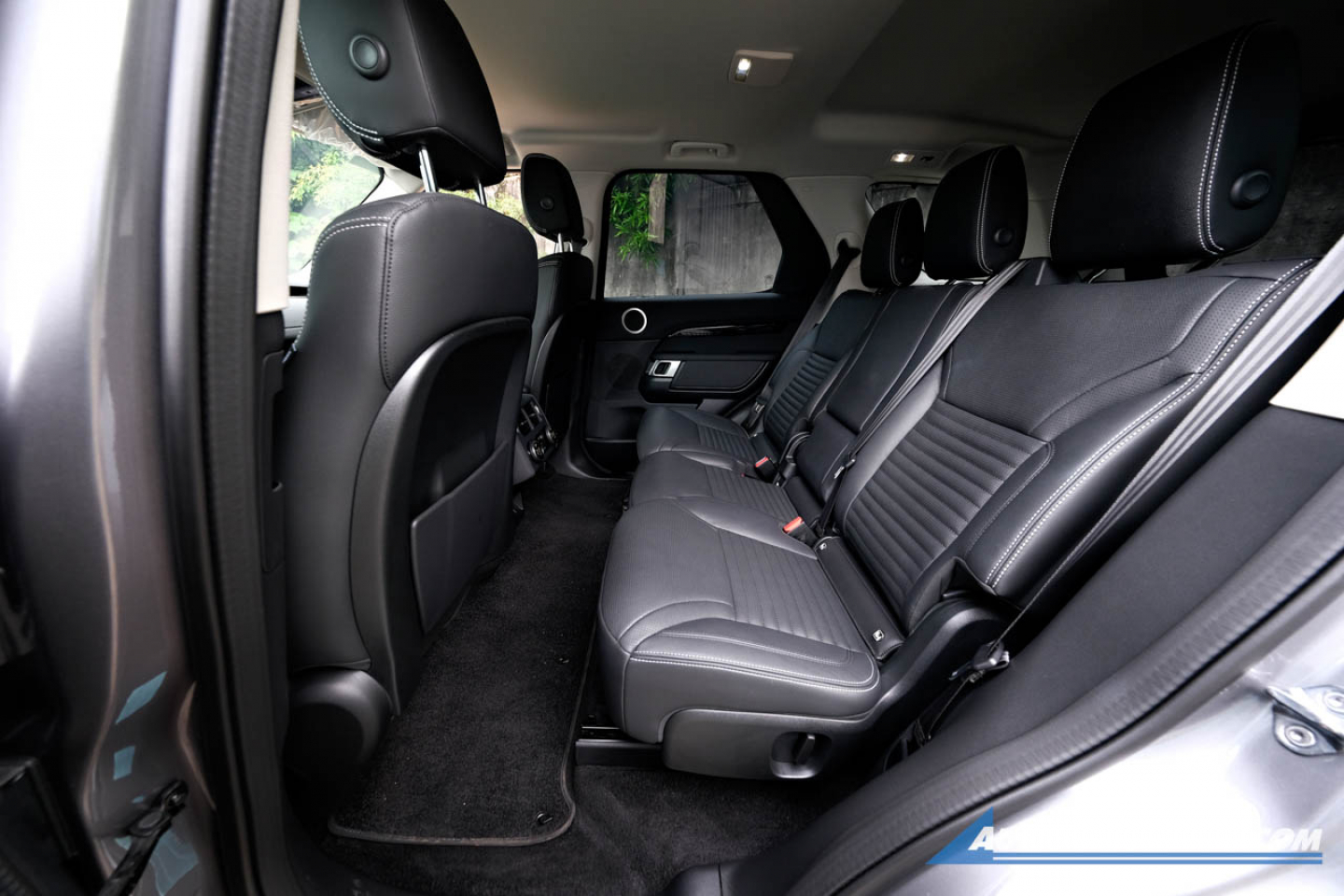 2023 Land Rover Discovery S D250