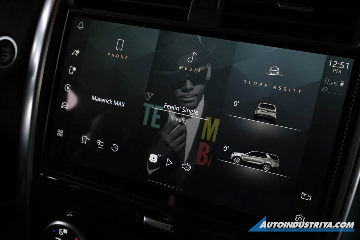 2023 Land Rover Discovery S D250