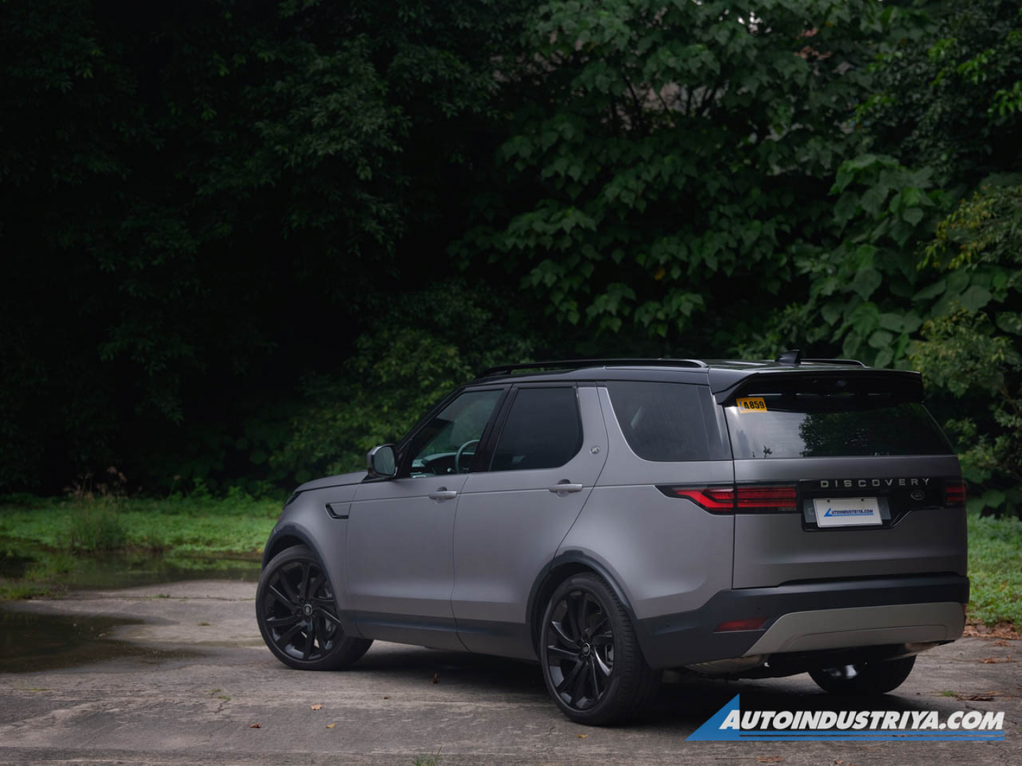 2023 Land Rover Discovery S D250