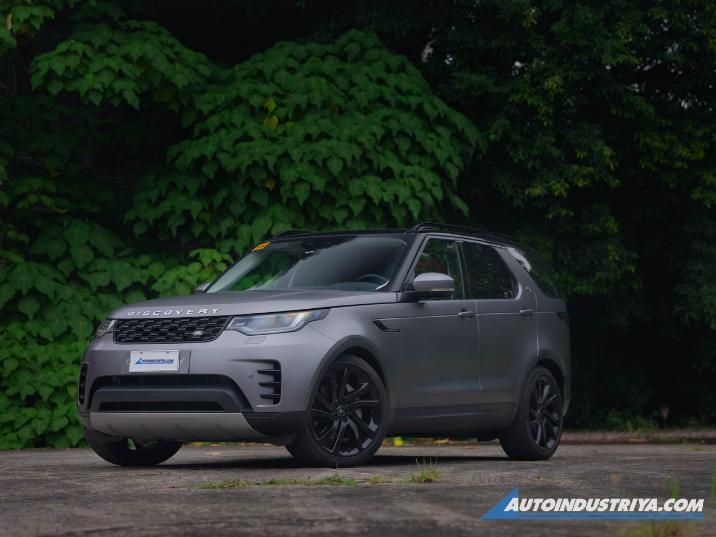 2023 Land Rover Discovery S D250