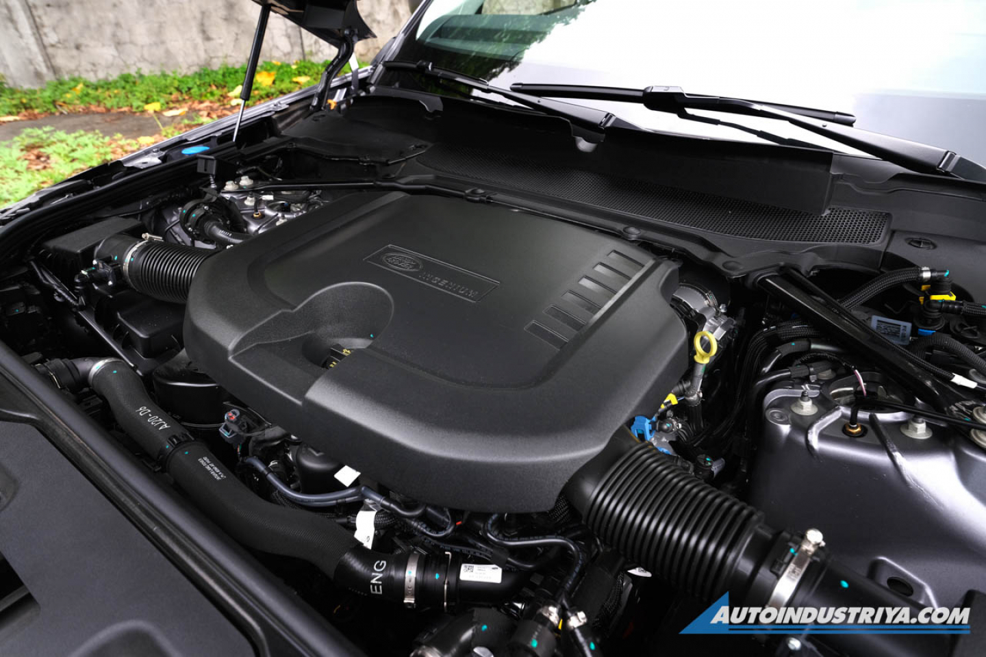 2023 Land Rover Discovery S D250