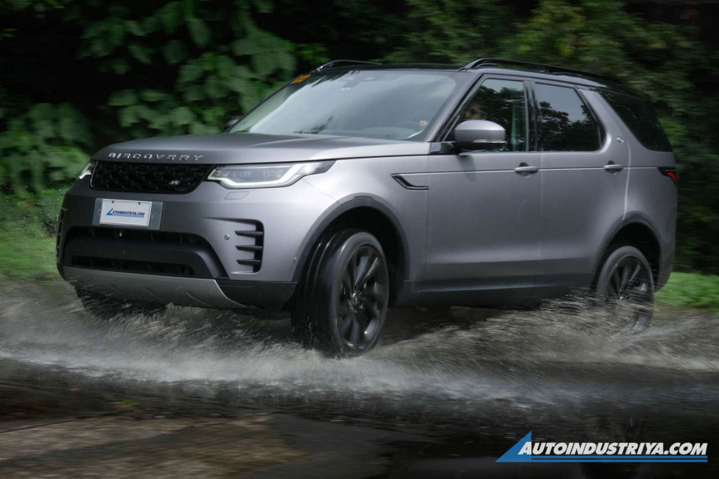 2023 Land Rover Discovery S D250