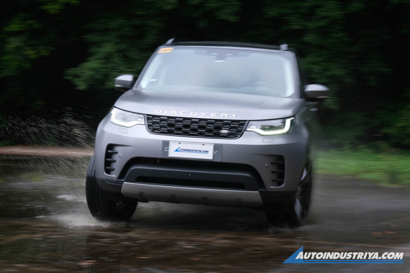 2023 Land Rover Discovery S D250