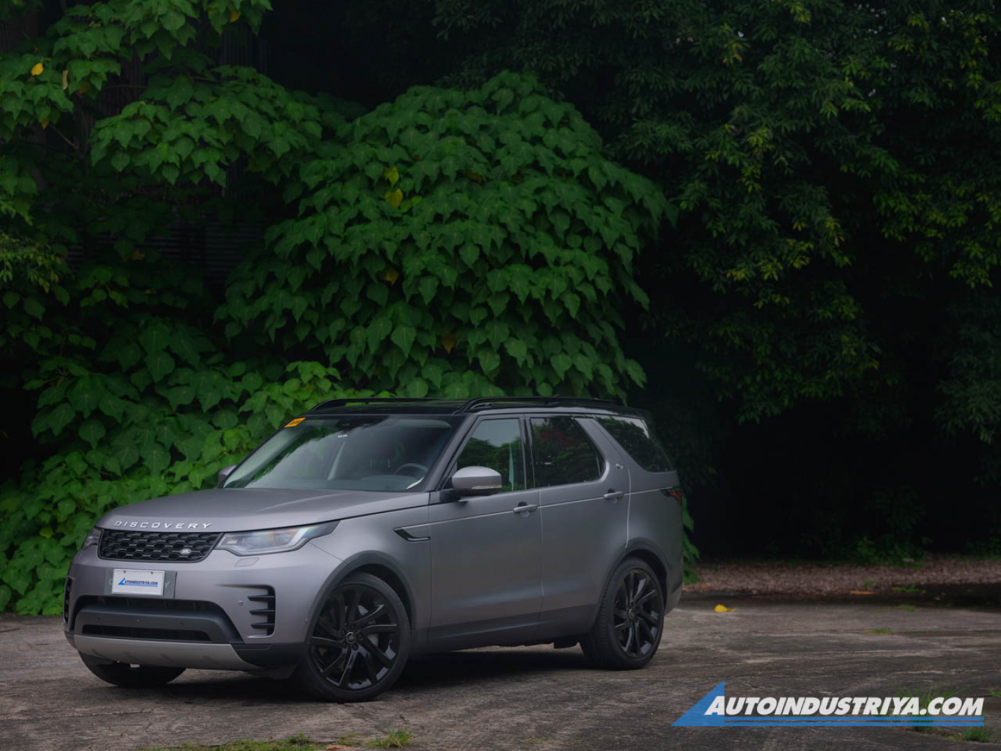 2023 Land Rover Discovery S D250