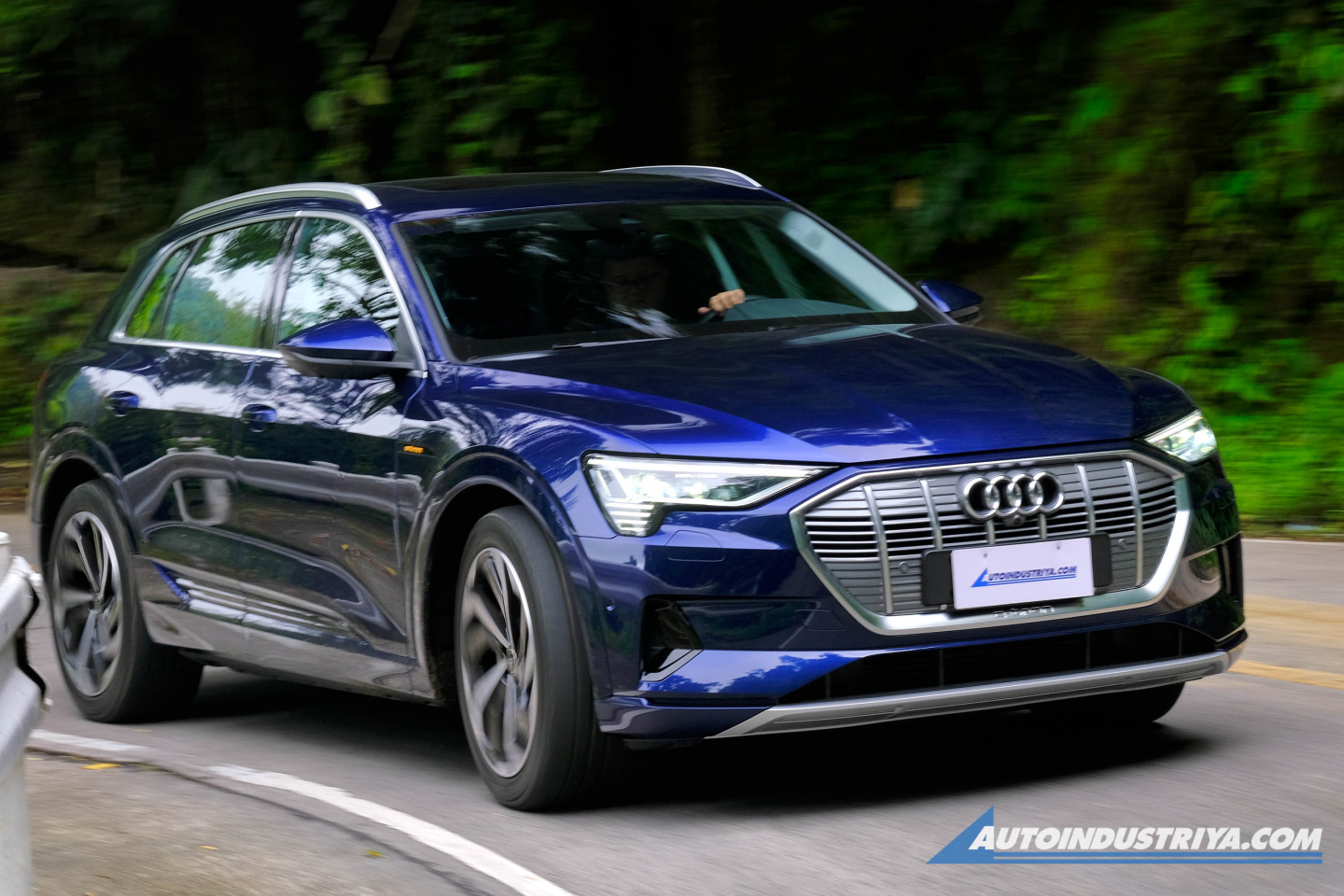 First Drive: Audi e-tron 55 quattro is the future made familiar