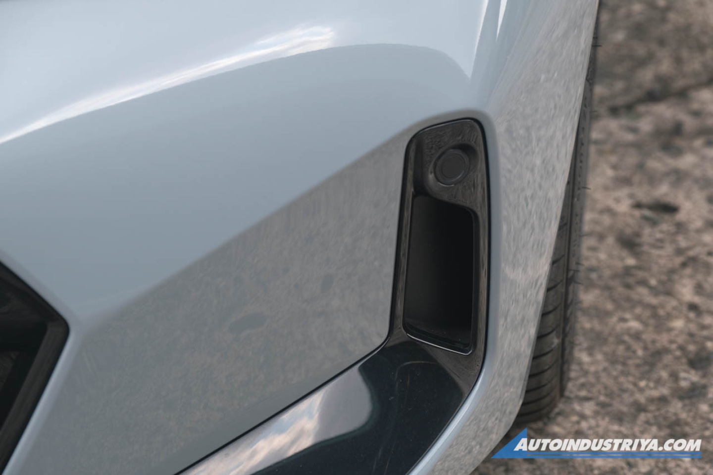 2023 BMW 318i Sport 2.0L Turbo 8-AT