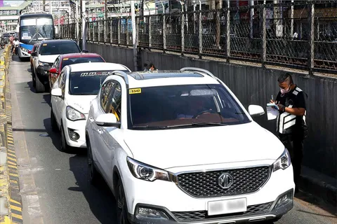 Enforcers see 75% drop in EDSA busway violations after crackdown ...