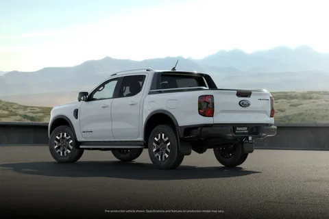 Whether Ford All-new 2025 Ford Ranger PHEV has more torque than V6 diesel ...