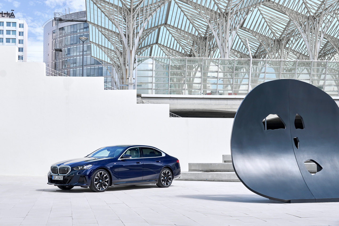 First Drive: BMW i5 eDrive40 and M60 xDrive