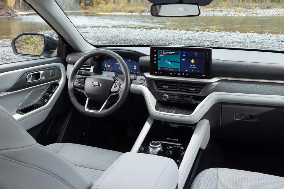 Variant Explorer 2025 Ford Explorer refreshed, drops hybrid variant | AutoIndustriya