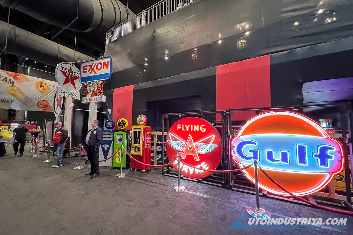 Barrett-Jackson Car Auction
