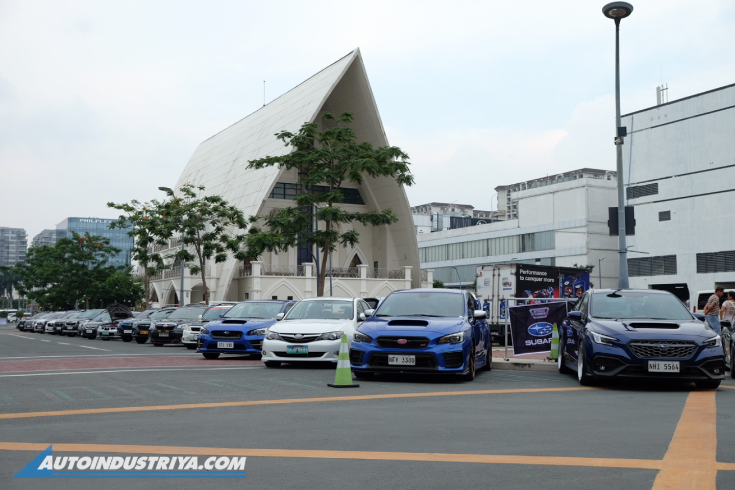 Boxer Madness 5: Over 400 Subaru vehicles gather for epic meet