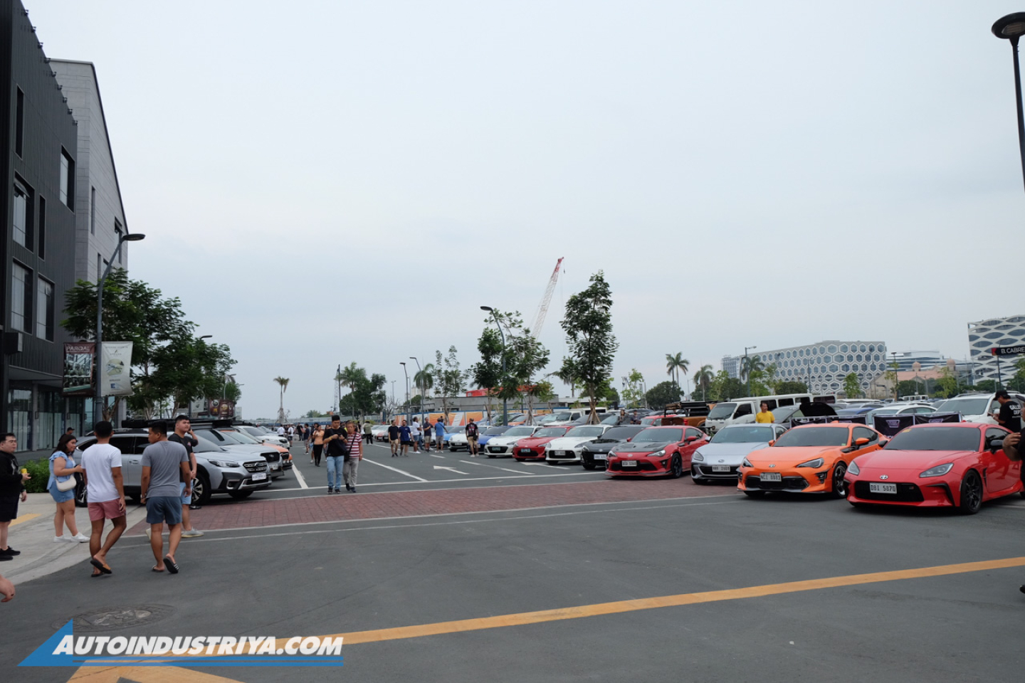 Boxer Madness 5: Over 400 Subaru vehicles gather for epic meet