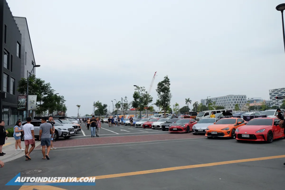 Boxer Madness 5: Over 400 Subaru vehicles gather for epic meet