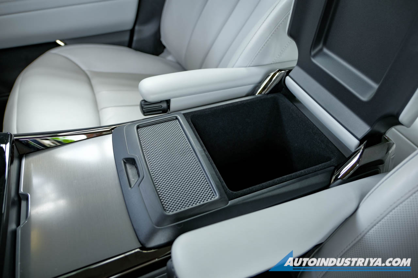 2024 Land Rover Range Rover Sport SE D300