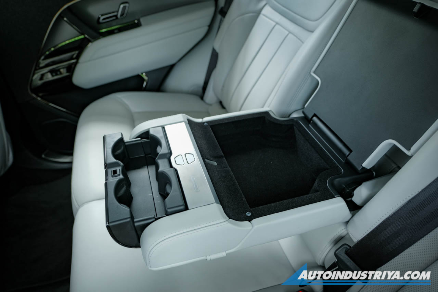 2024 Land Rover Range Rover Sport SE D300