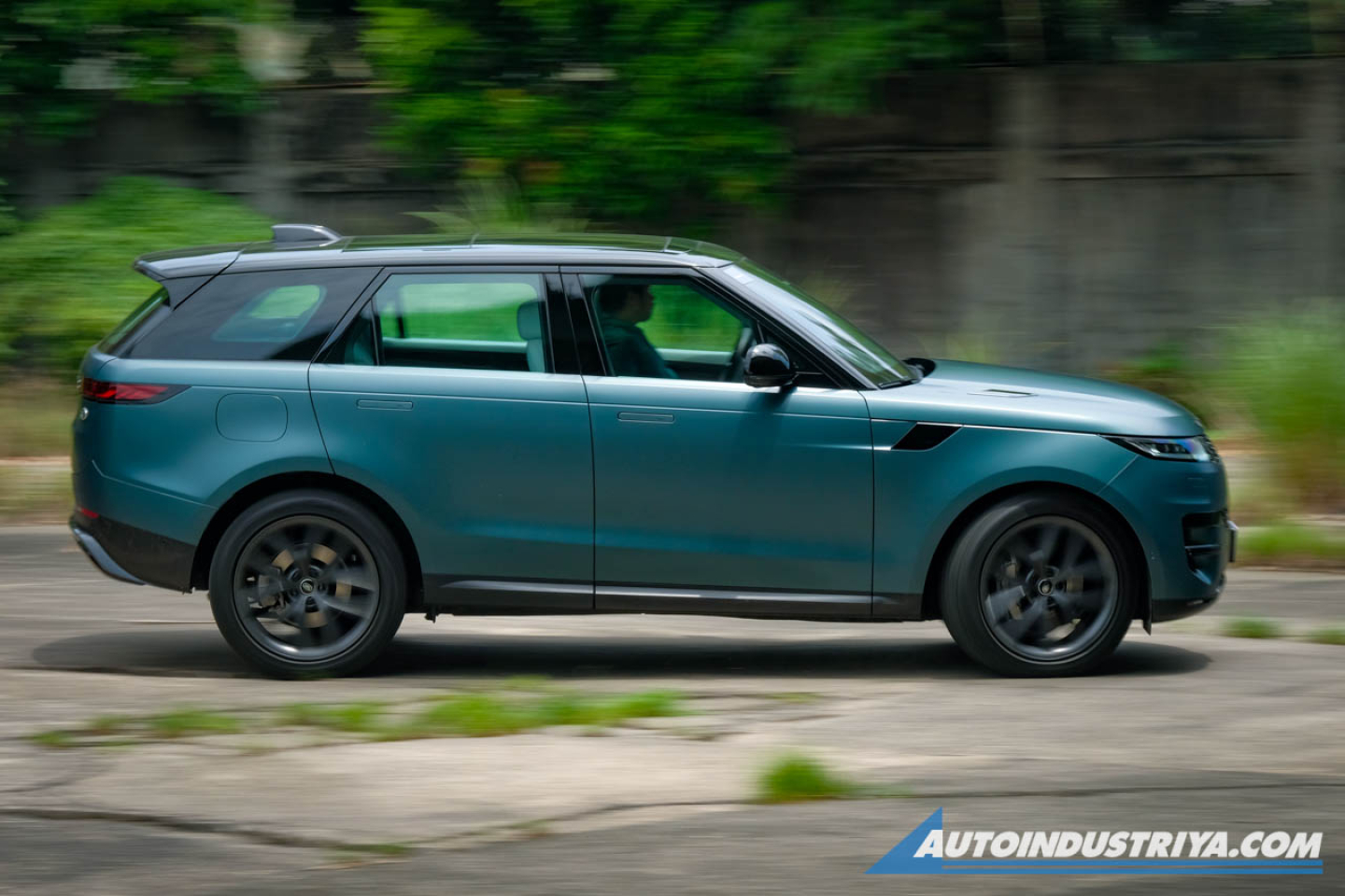 2024 Land Rover Range Rover Sport SE D300
